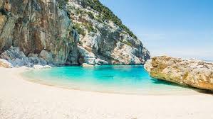 Sardegna, mare cristallino e spiagge bianchissime
